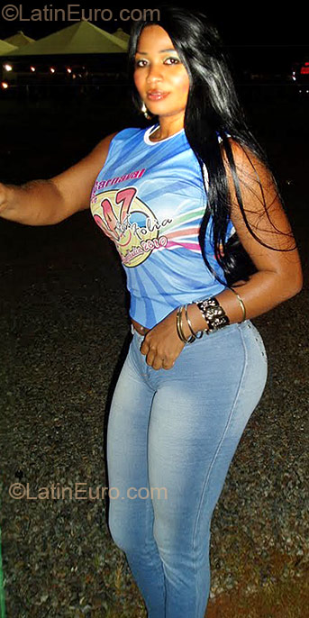 Date this hard body Brazil girl Lilia from Brasilia BR9263