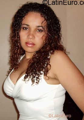 Date this stunning Brazil girl Elaine from Sao Paulo BR9303