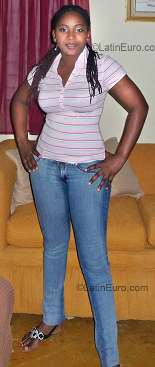 Date this pretty Dominican Republic girl Heilyn from La Romana DO20054