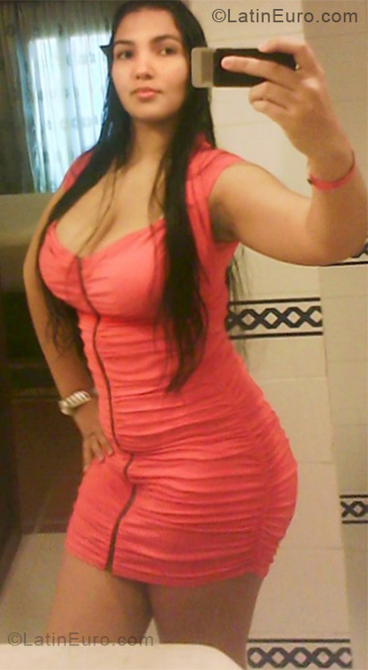 Date this lovely Dominican Republic girl Amanda from Santo Domingo DO24262