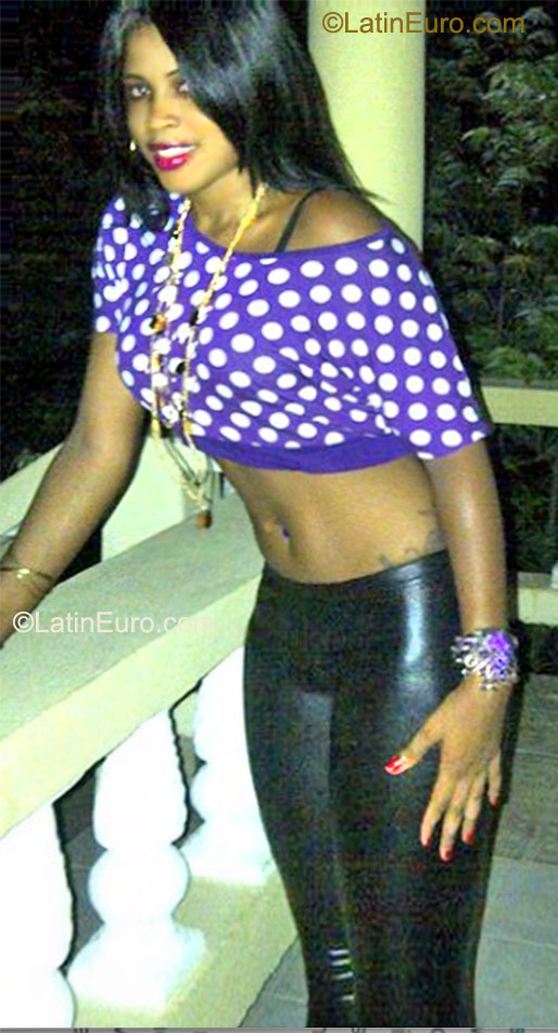 Date this nice looking Jamaica girl Nedrickgrant from Kingston JM1803
