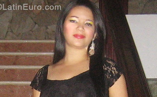 Date this delightful Dominican Republic girl Aslenn from Santiago DO12396