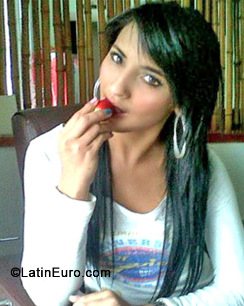 Date this athletic Colombia girl Leisi from Barranquilla CO10580