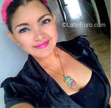 Date this good-looking Colombia girl Yosi from Cucuta CO21733