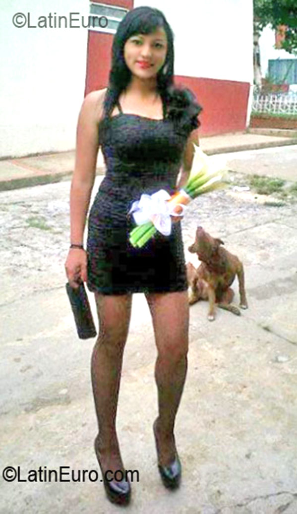 Date this athletic Colombia girl Francycc13 from Bogota CO15500