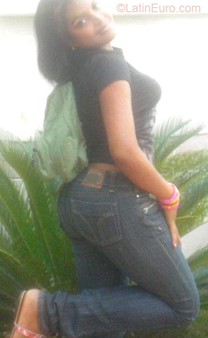 Date this hard body Dominican Republic girl Yamile from Santo Domingo DO11543