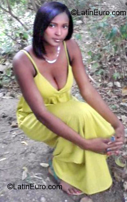 Date this beautiful Dominican Republic girl Sabelis from Santiago DO19821
