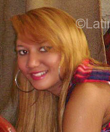 Date this sultry Dominican Republic girl Deisi from Santiago DO11677