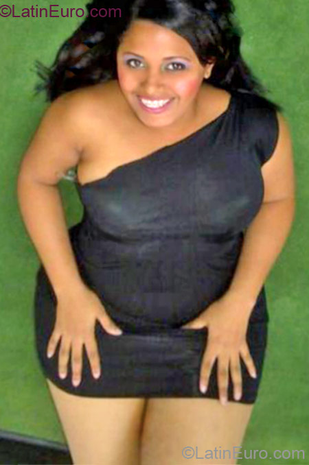 Date this delightful Dominican Republic girl Daysha from Santo Domingo DO12000