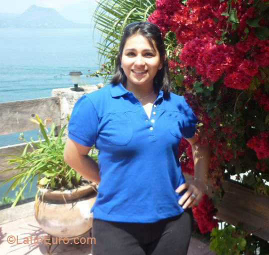 Date this happy Guatemala girl Sharily from Guatamala City GT43