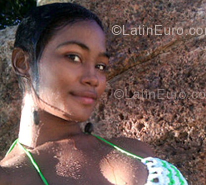 Date this attractive Dominican Republic girl Yari from Santo Domingo DO12769