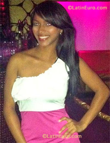 Date this attractive Dominican Republic girl Yesicakathy from Santo Domingo DO18140