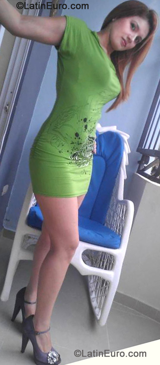 Date this charming Dominican Republic girl Dori from Santiago DO13396