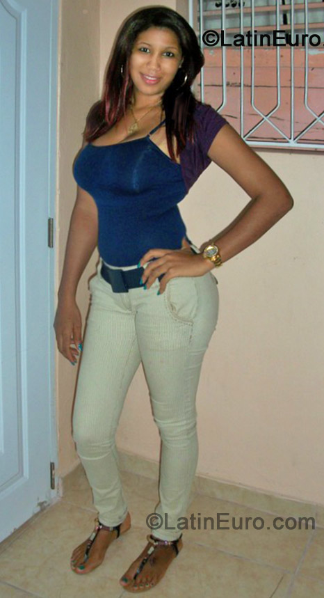 Date this attractive Dominican Republic girl Ariela from Santiago DO13399