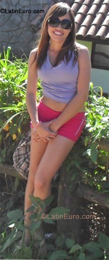Date this georgeous Brazil girl Valeria from Volta Redonda BR7299