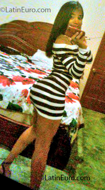 Date this nice looking Dominican Republic girl Carol from Higuey DO13665
