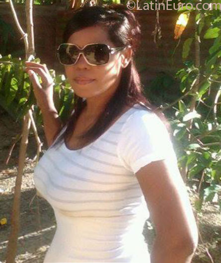 Date this beautiful Dominican Republic girl Jackeline from Santo Domingo DO13724