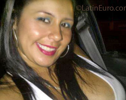 Date this young Colombia girl Yenny lorena from Cali CO11965
