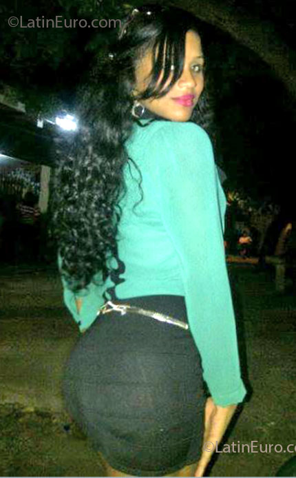 Date this attractive Dominican Republic girl Yessica from Santo Domingo DO14275