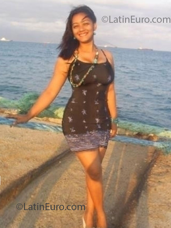 Date this lovely Dominican Republic girl Digna from Barahona DO22187