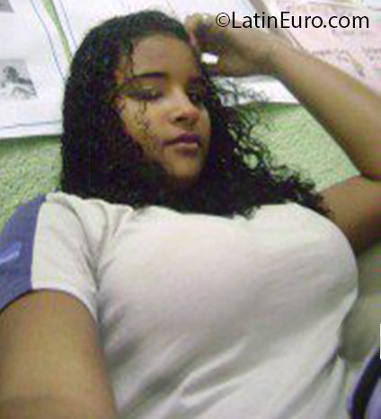 Date this good-looking Brazil girl Mariana from Rio De Janeiro BR7445