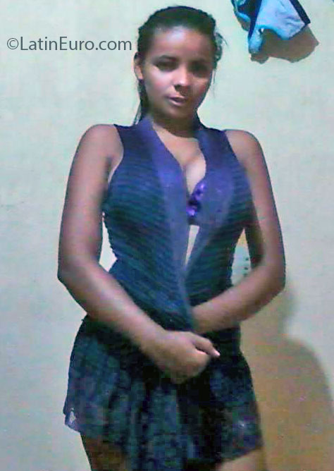Date this hard body Brazil girl Fernanda from Santarem BR7451