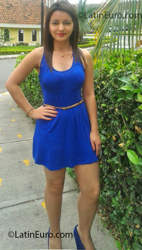 Date this delightful Colombia girl Andrea from Bucaramanga CO12096