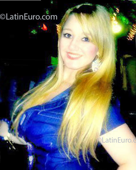 Date this pretty Brazil girl Ana from Tres Lagoas BR7476