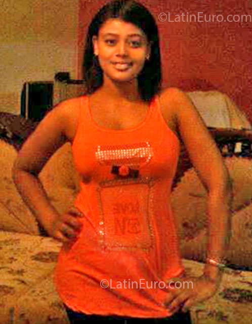 Date this delightful Dominican Republic girl Argelia from Santo Domingo DO14393