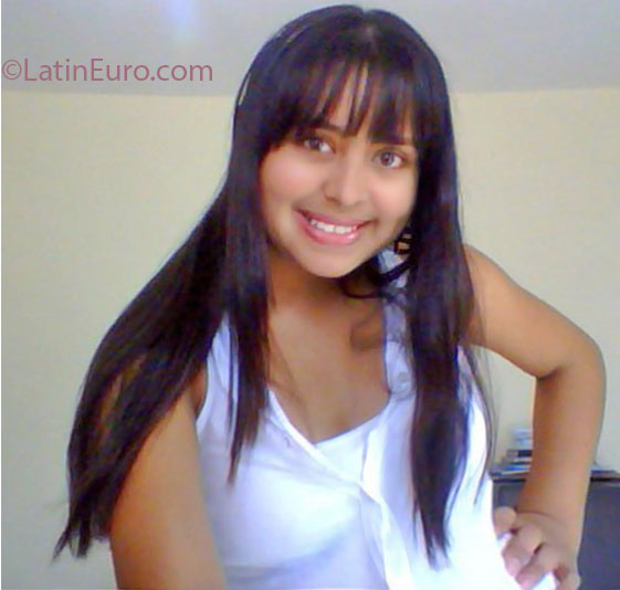 Date this athletic Colombia girl Rossaly from Bucaramanga CO12191