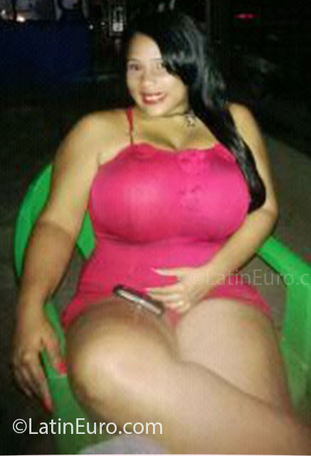 Date this beautiful Dominican Republic girl Gissell from Santo Domingo DO14473