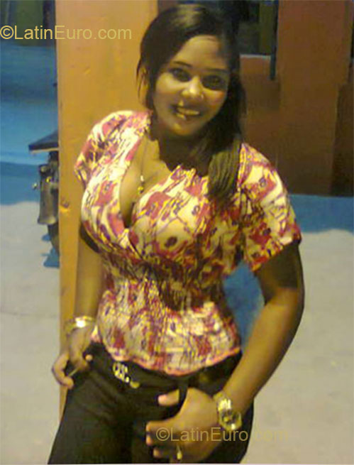 Date this exotic Dominican Republic girl Yenni from Republica Dominicana DO14578