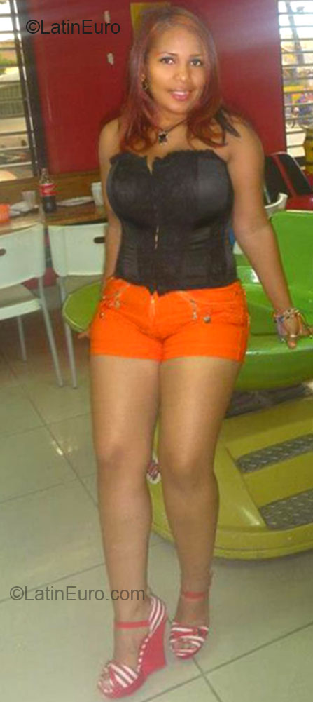 Date this beautiful Dominican Republic girl Pame10 from Mao DO14675