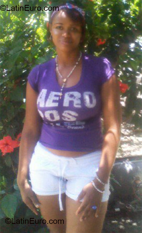 Date this hard body Dominican Republic girl Maria from Santo Domingo DO14686