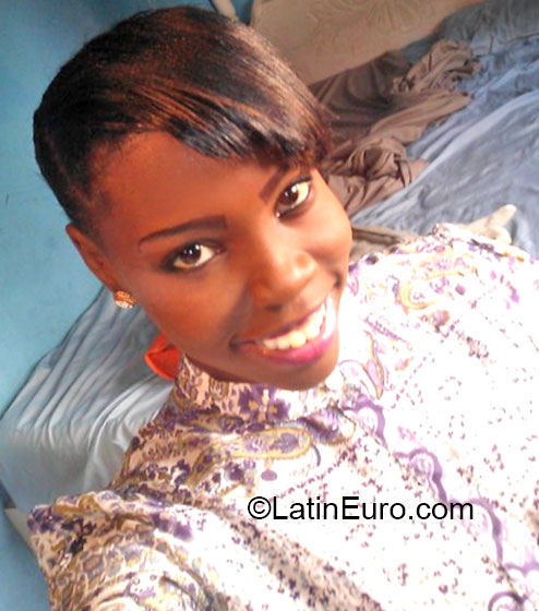 Date this gorgeous Jamaica girl Dedra from Kingston JM1081