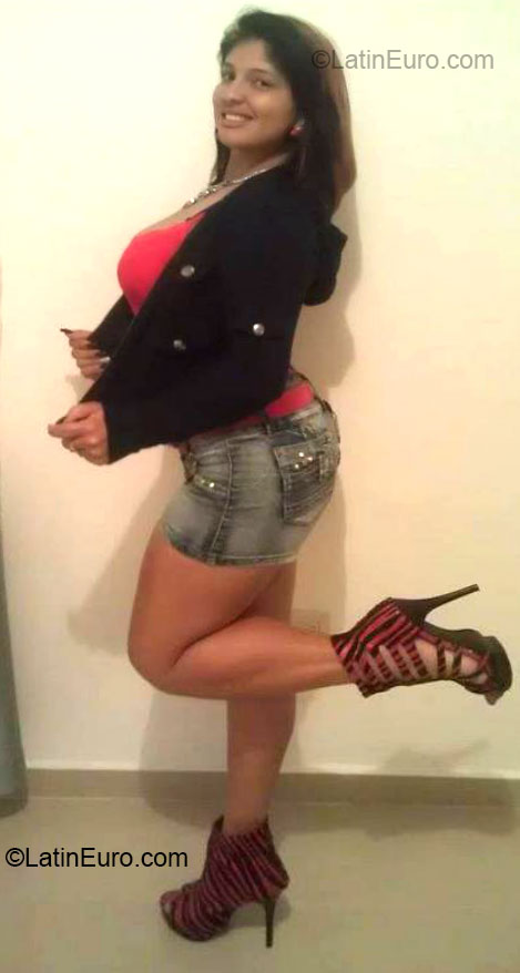 Date this sultry Dominican Republic girl Jade from Santiago DO14858