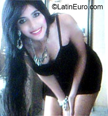 Date this sensual Brazil girl Kerolayne from Goiania BR7585