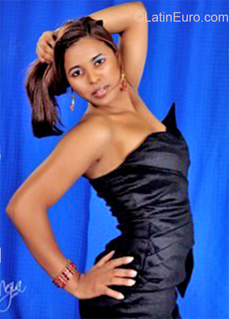 Date this sensual Dominican Republic girl Marlene from San Pedro De Macoris DO14929