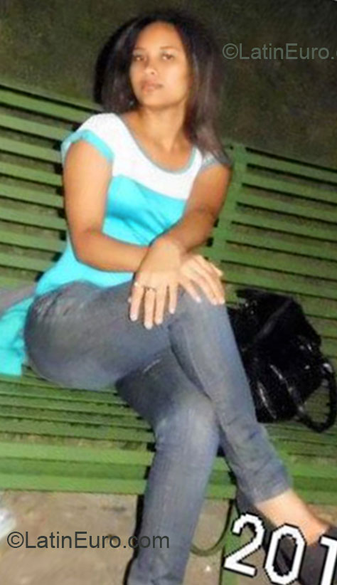 Date this passionate Dominican Republic girl Linda from Santiago DO14944