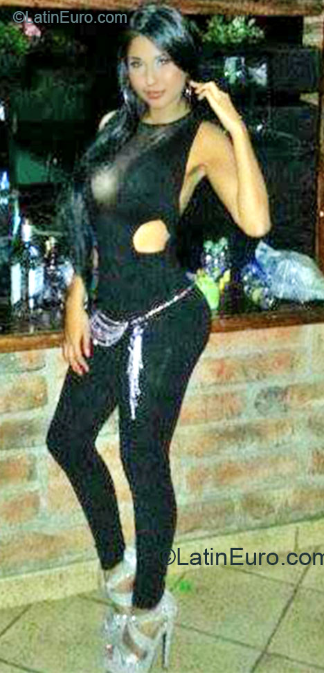 Date this attractive Colombia girl Sol from Bogota CO15462