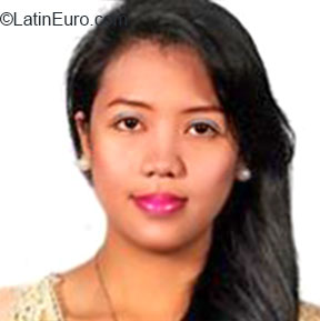 Date this attractive Philippines girl Lovely from Legaspi PH557