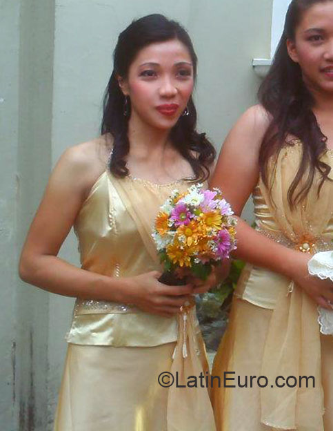 Date this athletic Philippines girl Aileen from Manila PH558