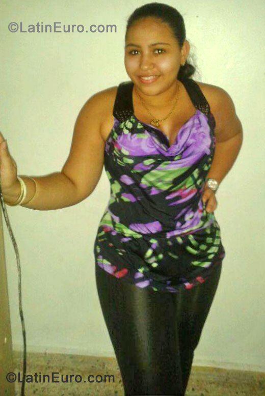 Date this fun Dominican Republic girl Armanda from Bani DO15375