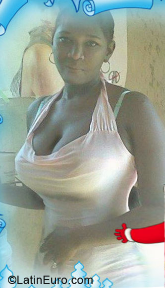 Date this hard body Dominican Republic girl Carmen from Las Vega DO15455