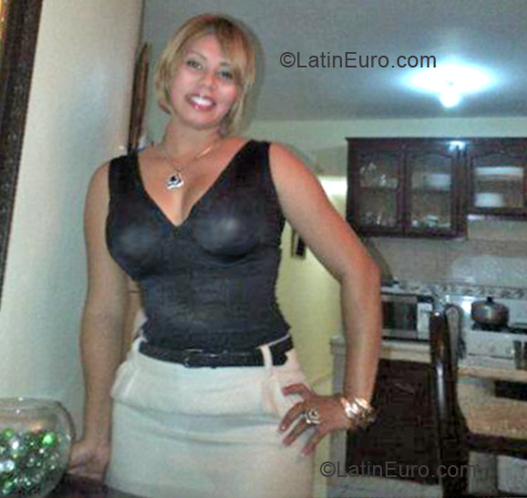 Date this nice looking Dominican Republic girl Jammy from Santo Domingo DO15464