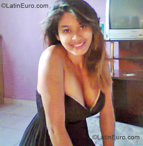 Date this hot Brazil girl Iclianes from Sumare BR7722