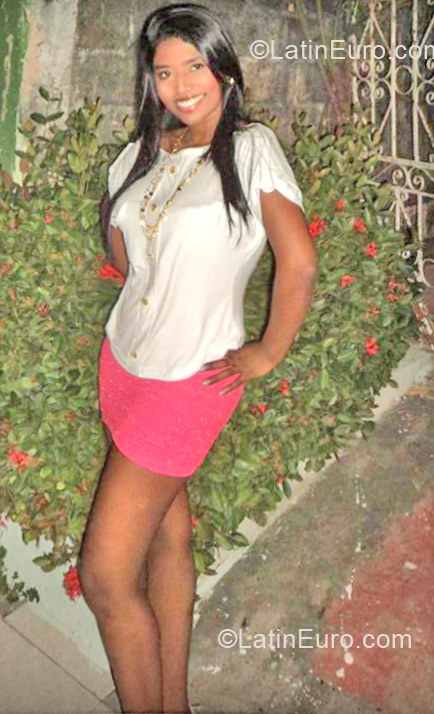 Date this georgeous Colombia girl Lissett from Cartagena CO12909