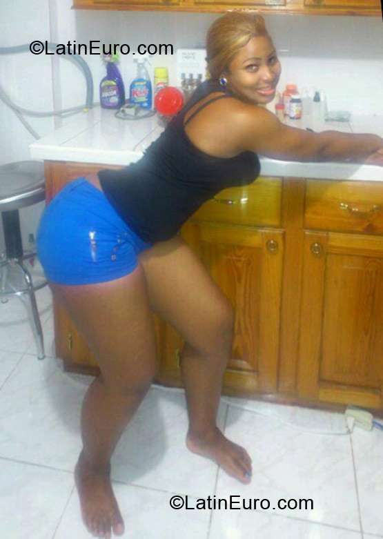 Date this fun Jamaica girl Shanice from Kingston JM2108