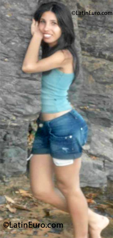 Date this beautiful Brazil girl Adriana from Goiania BR7795