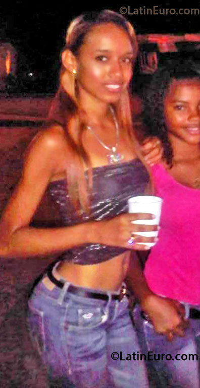 Date this lovely Dominican Republic girl Steffane from Santo Domingo DO15777